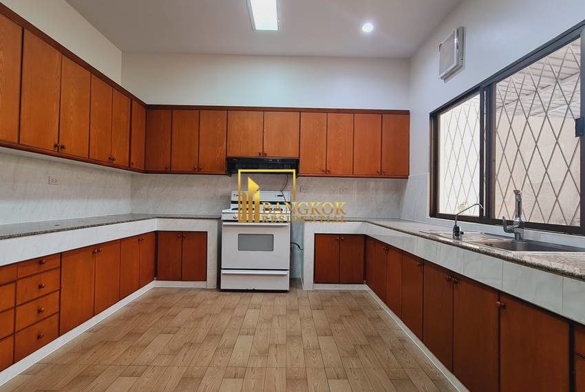 4 bed townhouse for rent ekkamai 8671 image-06