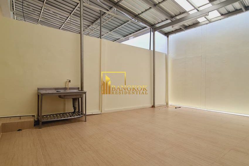 4 bed townhouse for rent ekkamai 8671 image-08