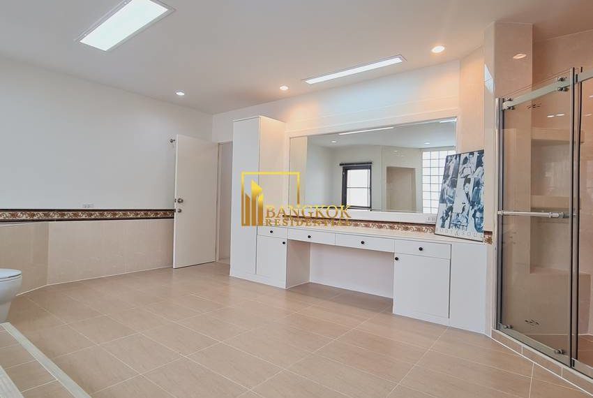 4 bed townhouse for rent ekkamai 8671 image-18