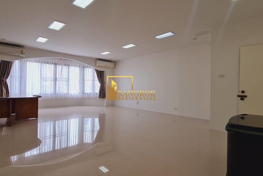 4 bed townhouse for rent ekkamai 8671 image-19