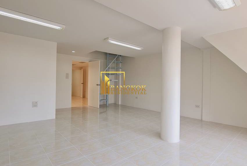 4 bed townhouse for rent ekkamai 8671 image-23
