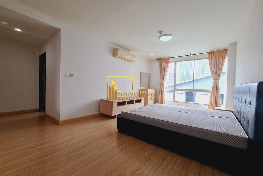 2 bed apartment YO Place 0836 image-11