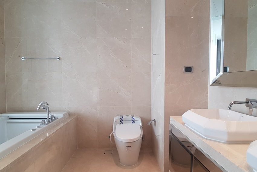 Superb 3 Bedroom For Rent in Marque Sukhumvit 10030A Image-06