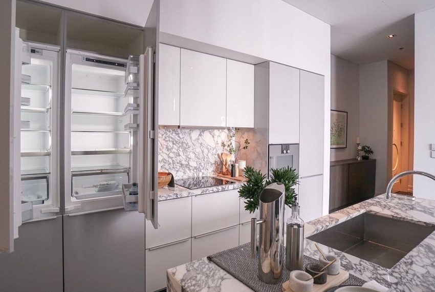 Condo For Rent & Sale in The Ritz Carlton 9007 Image-01