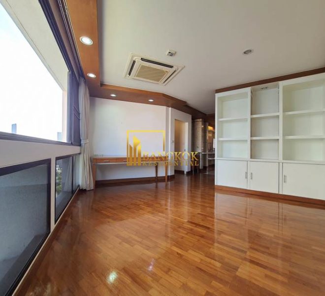 3 bed renovated corner unit in President Park 10588 image-04