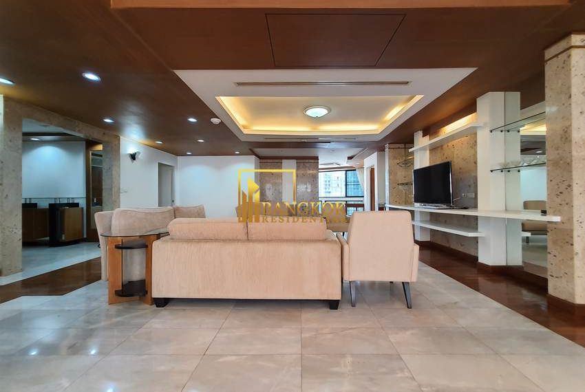 3 bed renovated corner unit in President Park 10588 image-06