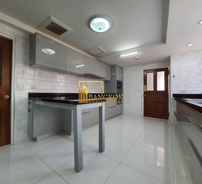 3 bed renovated corner unit in President Park 10588 image-09