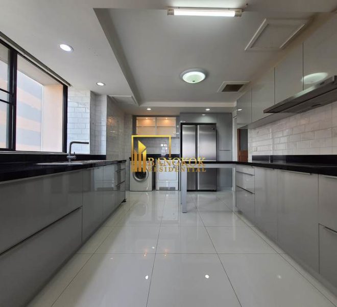 3 bed renovated corner unit in President Park 10588 image-12