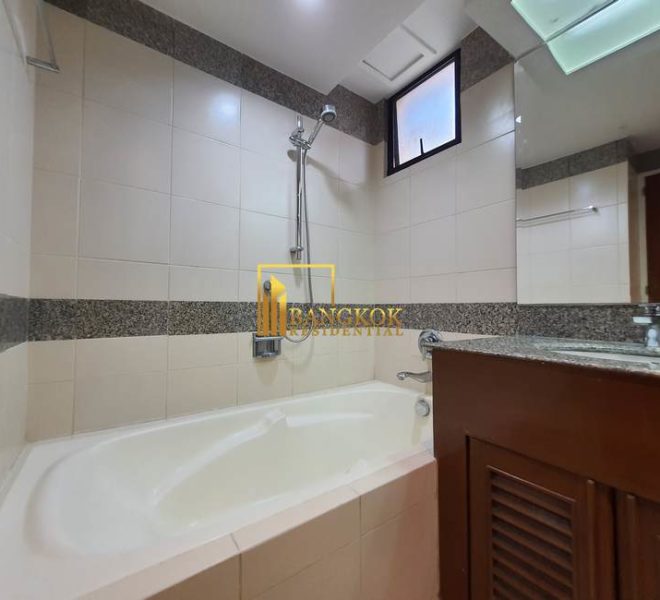 3 bed renovated corner unit in President Park 10588 image-21