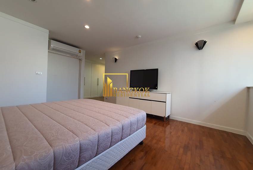 3 bed renovated corner unit in President Park 10588 image-23
