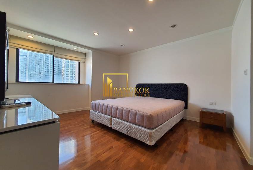 3 bed renovated corner unit in President Park 10588 image-24