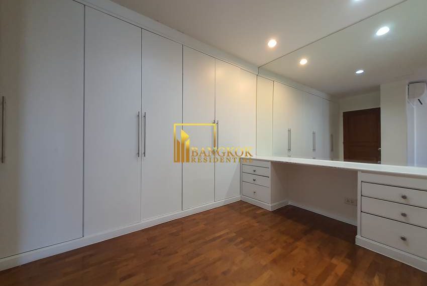 3 bed renovated corner unit in President Park 10588 image-25