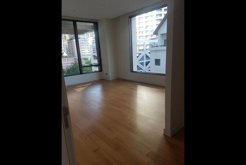 Sindhorn Residence 3 Bed Condo For Sale 6713 Image-09