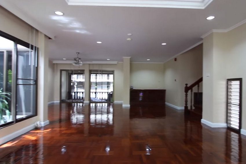 8445 Image-01