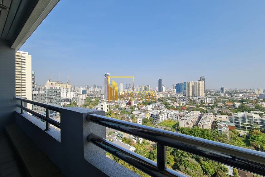 Charoenjai Place ekkamai 20132 image-16