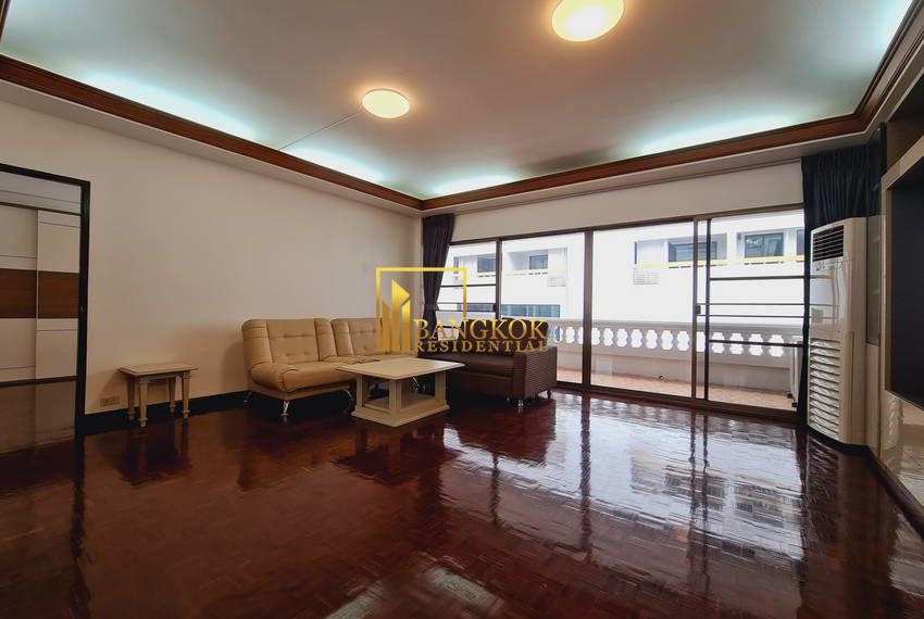2 bed Aree Mansion apartment soi Ari 20168 image-01