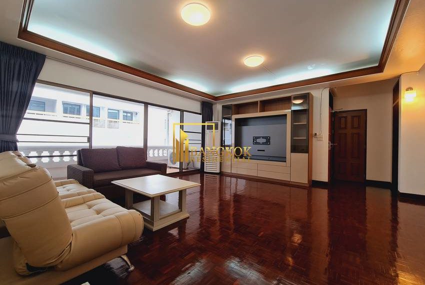 2 bed Aree Mansion apartment soi Ari 20168 image-02