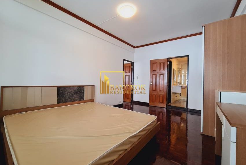 2 bed Aree Mansion apartment soi Ari 20168 image-14