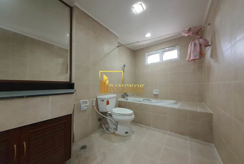 3 bed renovated condo for rent thonglor 55th Tower 10592 image-23