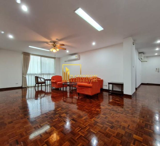 renovated 2 bed pet friendly apartment Tubtim Mansion 20485 image-01