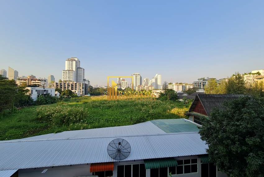 renovated 2 bed pet friendly apartment Tubtim Mansion 20485 image-11