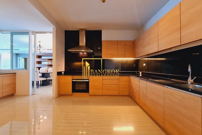 4 bed apartment Charoenjai Place 20196 image-08