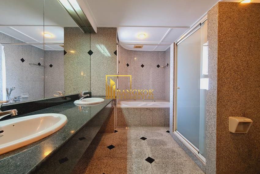 4 bed apartment Charoenjai Place 20196 image-15