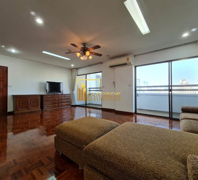 3 bed pet friendly renovated apartment Tubtim Mansion 20486 image-02