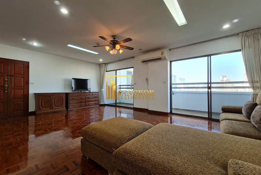3 bed pet friendly renovated apartment Tubtim Mansion 20486 image-02