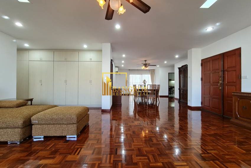 3 bed pet friendly renovated apartment Tubtim Mansion 20486 image-03