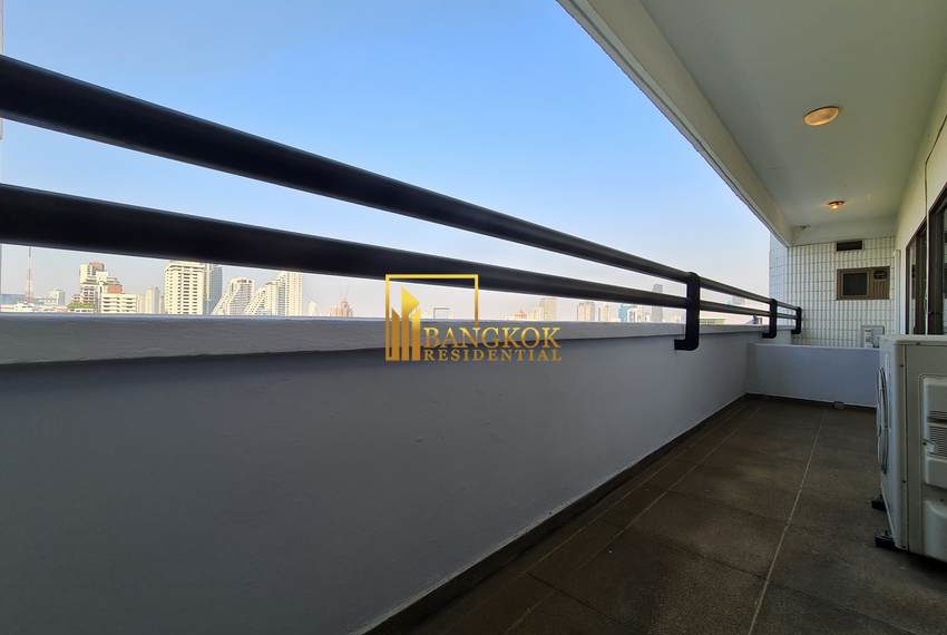 3 bed pet friendly renovated apartment Tubtim Mansion 20486 image-05