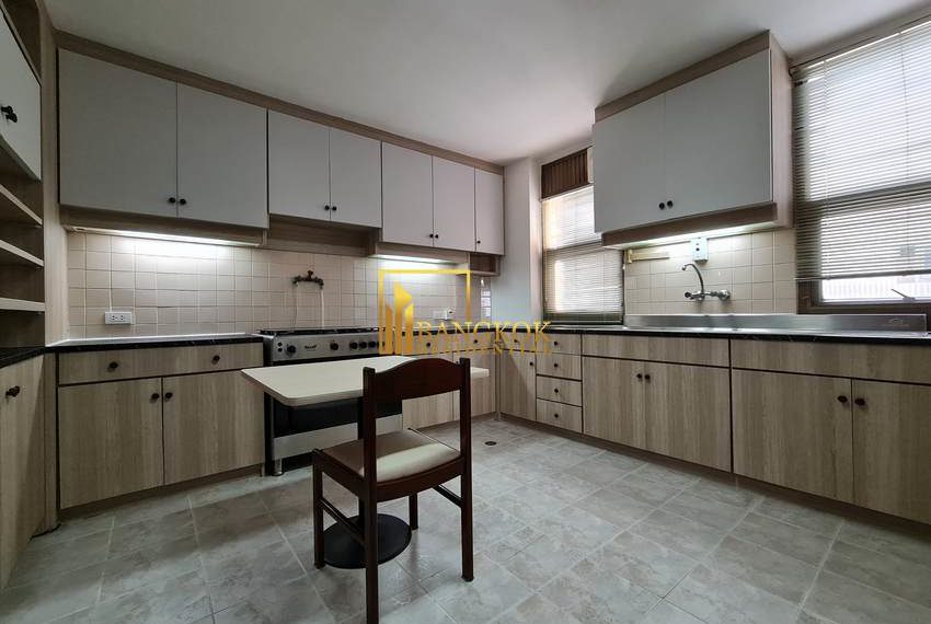 3 bed pet friendly renovated apartment Tubtim Mansion 20486 image-08
