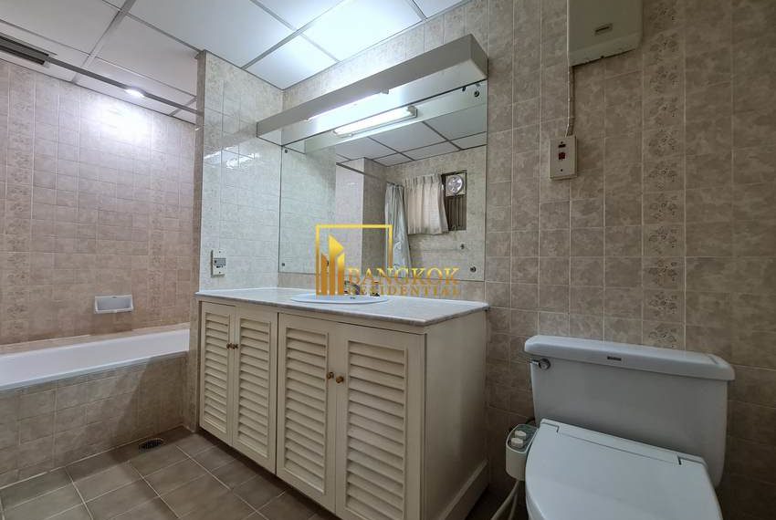 3 bed pet friendly renovated apartment Tubtim Mansion 20486 image-14