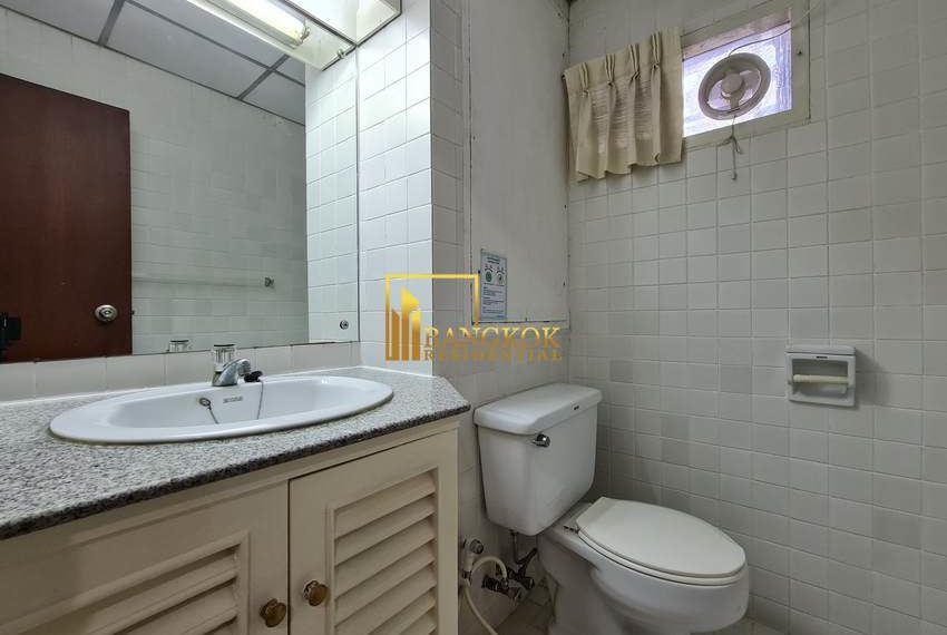 3 bed pet friendly renovated apartment Tubtim Mansion 20486 image-18