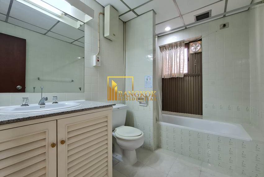 3 bed pet friendly renovated apartment Tubtim Mansion 20486 image-21