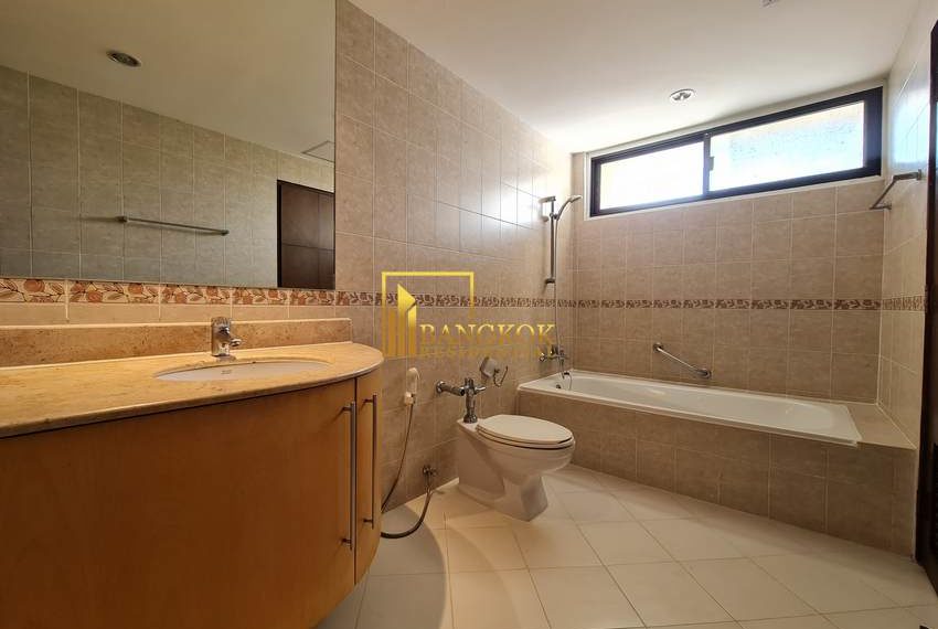 3 bedroom apartment for rent Phirom Garden Residence 20361 image-12