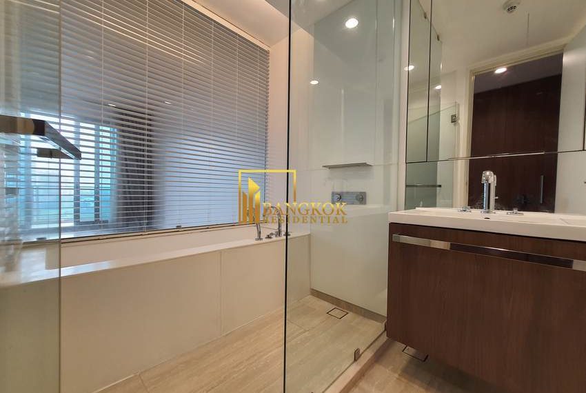 2 bedroom 185 Rajadamri 12926 image-11