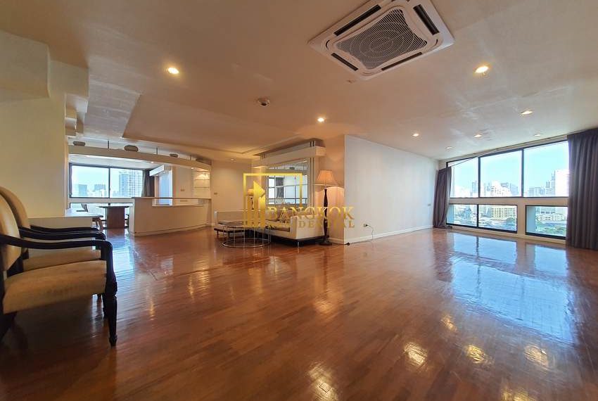 pet friendly 3 bed condo for rent President Park 13003 image-01