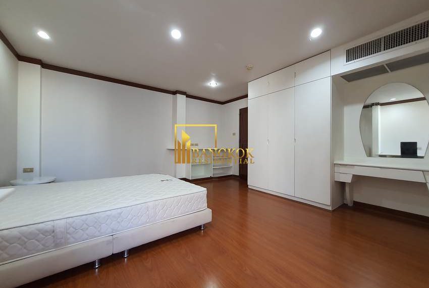 pet friendly 3 bed condo for rent President Park 13003 image-10