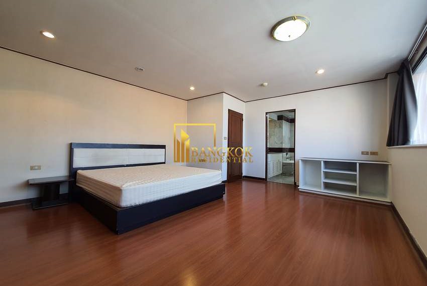 pet friendly 3 bed condo for rent President Park 13003 image-12