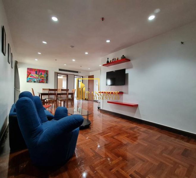 2 bed corner unit for rent sukhumvit 39 Baan Suanpetch 13324 image-02