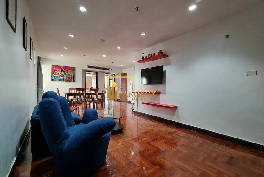 2 bed corner unit for rent sukhumvit 39 Baan Suanpetch 13324 image-02
