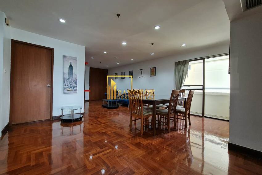 2 bed corner unit for rent sukhumvit 39 Baan Suanpetch 13324 image-04