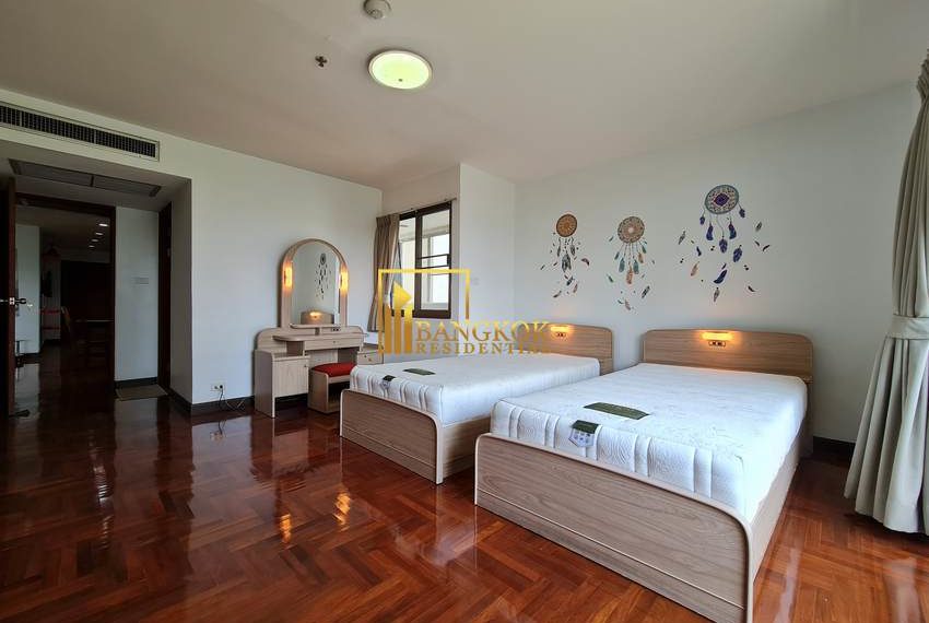 2 bed corner unit for rent sukhumvit 39 Baan Suanpetch 13324 image-11