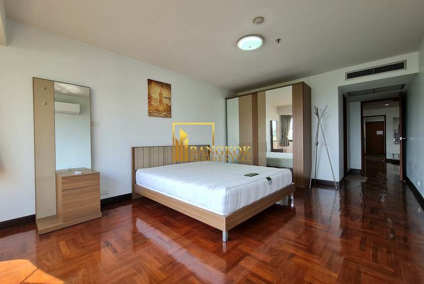2 bed corner unit for rent sukhumvit 39 Baan Suanpetch 13324 image-17