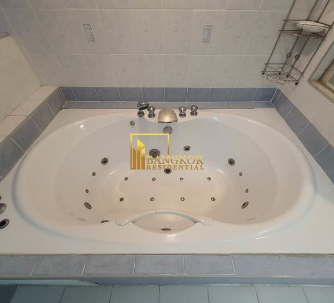 pet friendly 3 bed for rent President Park 13282 image-20