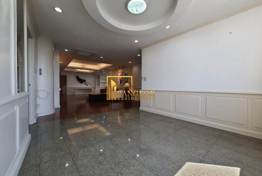 renovated 3 bed condo for rent President Park 13271 image-03