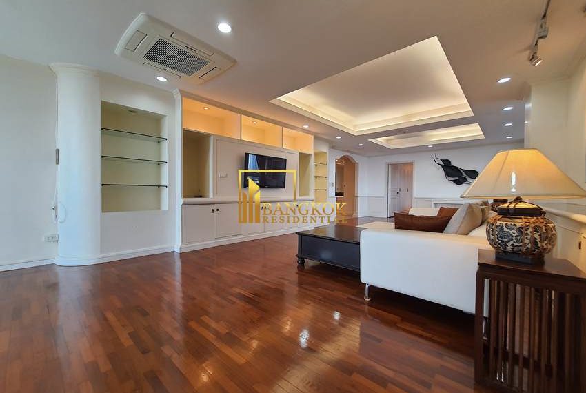renovated 3 bed condo for rent President Park 13271 image-04