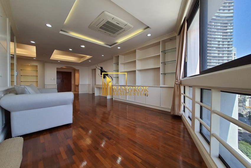 renovated 3 bed condo for rent President Park 13271 image-06