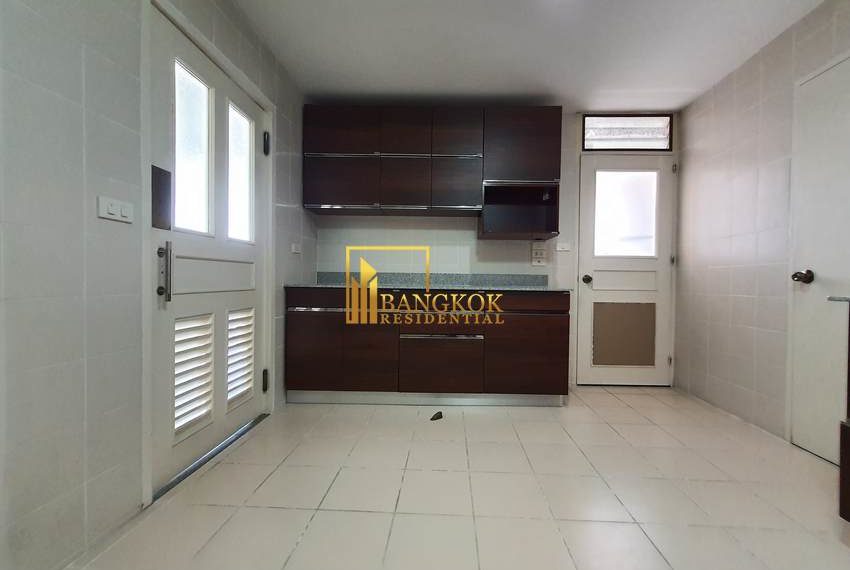 renovated 3 bed condo for rent President Park 13271 image-09